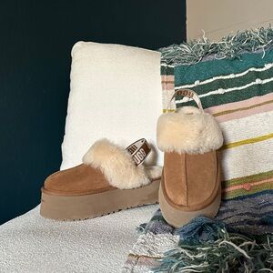 UGG Women's Funkette Mules